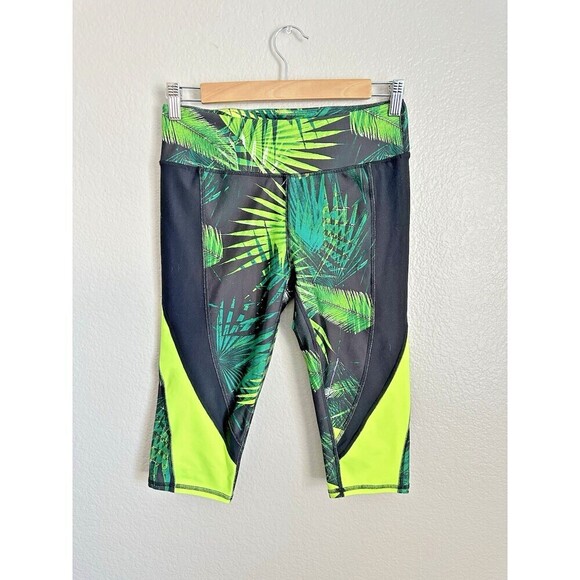 Fabletics Capri Leggings Women's Size Small Navassa Crop Rainforest Print Neon - Picture 1 of 5